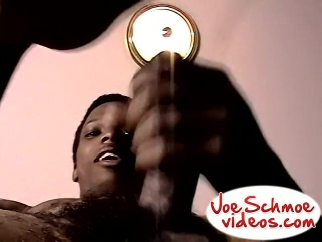 Joe Schmoe: Vältränad oklippt svart pojke slår