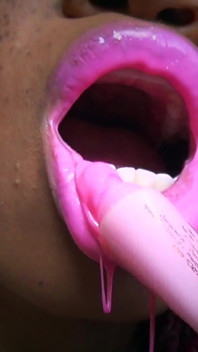 Pink Ooey Gooey lips - 1080p HD