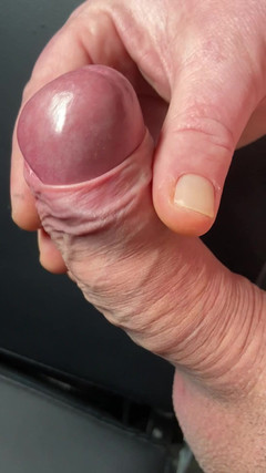 Foreskinguy: Kulup kontol besar yang belum disunat