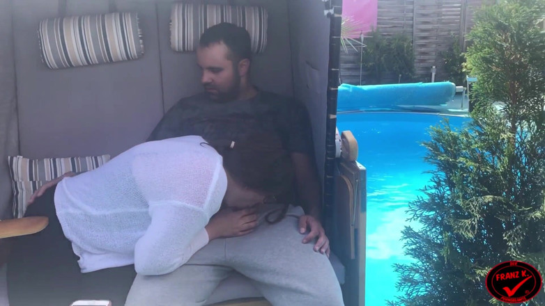 Der Pornobeamte: Holly, Leżak Plażowy!