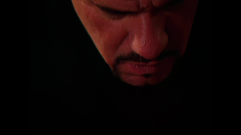 RATATATA!: 美しくセクシーな若いブルネットがテーブルの上で激しく突かれる