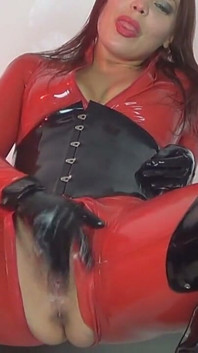 HD Mistress Sophia w czerwonym lateksie cię używa