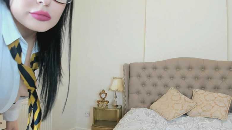 LACEYLOOXXX: प्रधानाध्यापक कार्यालय पिटाई और चुदाई