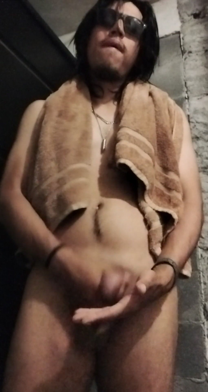 AlexAlejandro13: क्या तुम मेरे साथ बाथरूम जाना चाहते हो