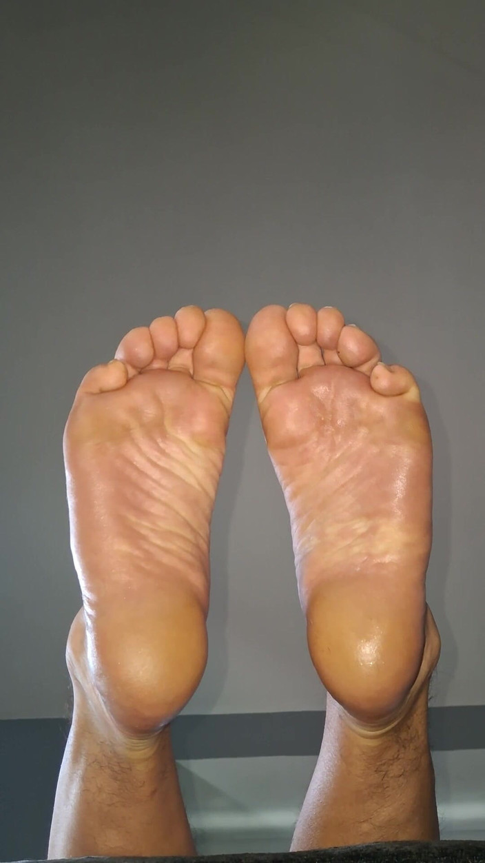 Midsouth Foot Fetish: Как долго ты продержишься с моими подошвами на твоем лице и члене
