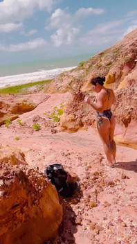 Giornata in spiaggia più di 4 litri di piscio, disordinato, gola profonda e sperma sulla mia faccia da troia!! Contiene bonus il patrigno sporco
