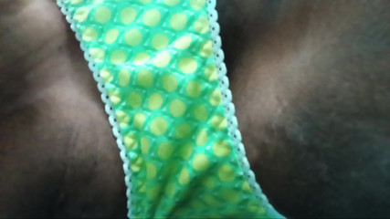 zarahkhan: Adik tiri desi menjolok panas