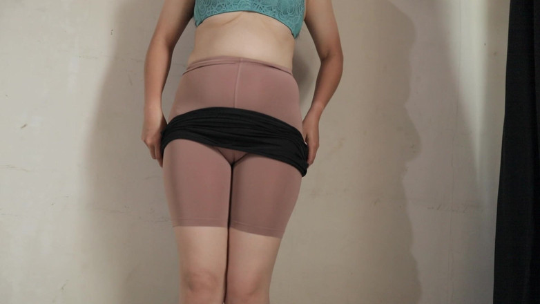 deafheaven666: Mladá indická dívka se chystá převléknout, ale najednou Sange a...