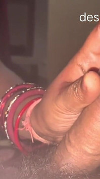 Bhabhi desi India memberikan blowjob terbaik