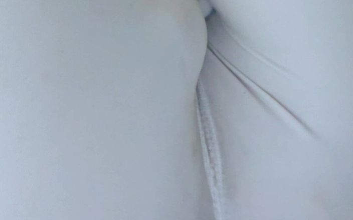 Michael Moore: Kom klaar door witte Nike legging met behulp van een...