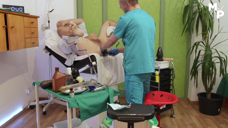 Marcus Pollack Gay: Kinky doctor stuffes ass with his hands and silicone toys