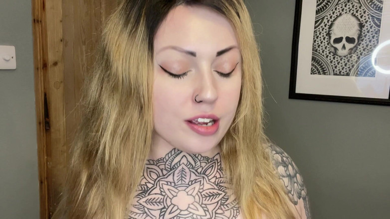 Miss Valentina: Sii il mio schiavo casalingo