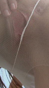 Street a Nylon Pisser Betty se spoustou čůrání