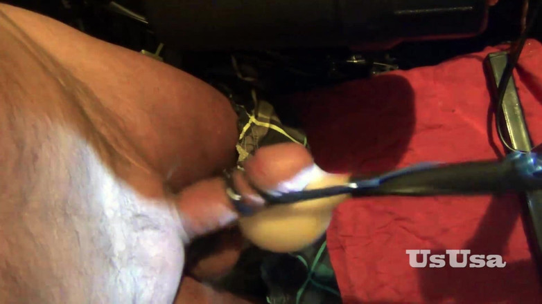 UsUsa for Men: Gros vibromasseur pour couilles et bite.