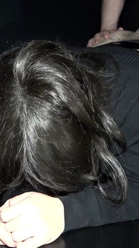 Gangbang w kinie porno, gdzie mój mąż ciągle mnie liże do czysta