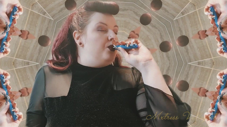 Mxtress Valleycat: Smokescreen