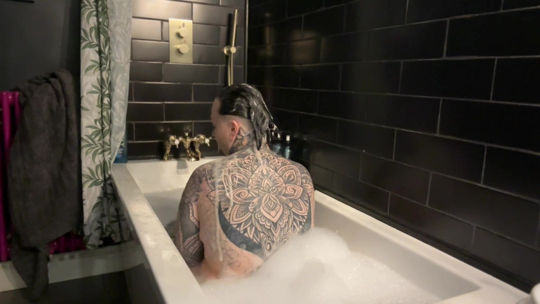 Miss Valentina: Pergi ke This Loser