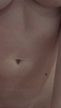 BRITSKÝ hřebec dostane rimjob od italské milfky Artemisia Love a nechává její obličej plný spermatu