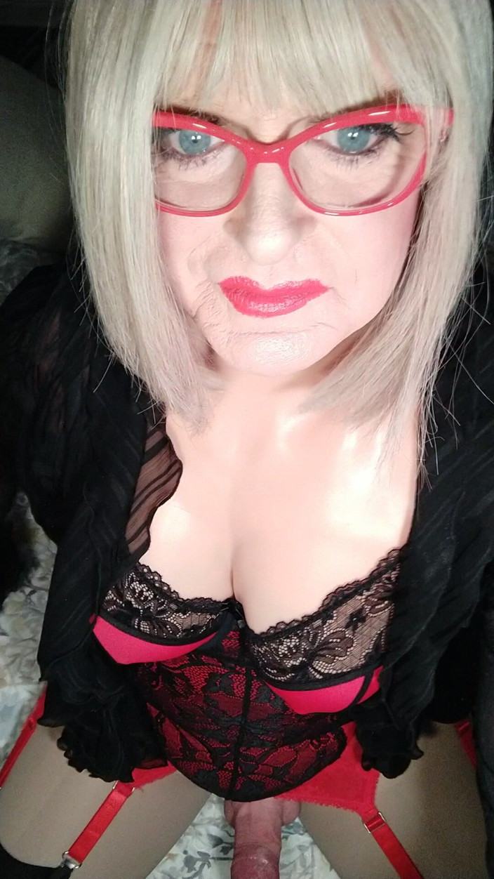 Emma Browne: Red Lingerie Play and Cum