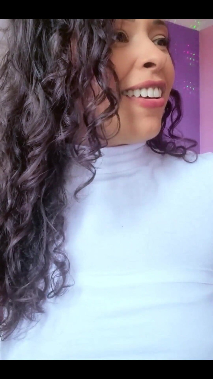 Espuleta Maia: Heiße brasilianische brünette mit natürlichen brüsten, die dich bittet, für...