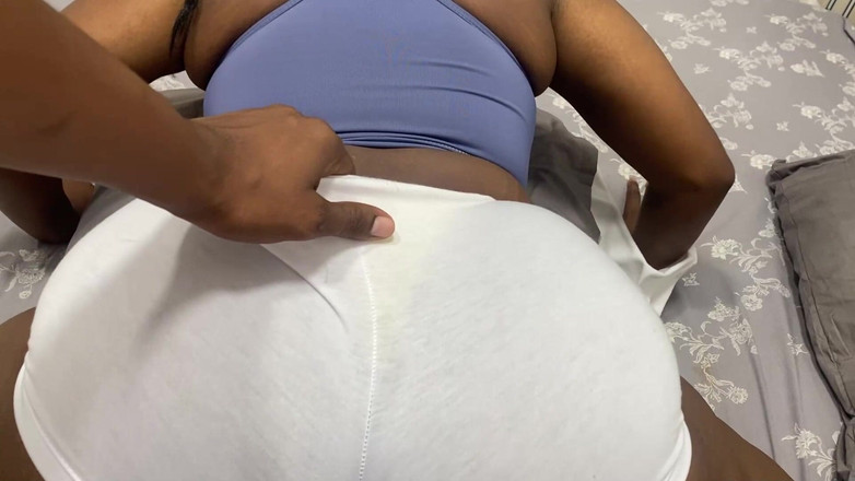 olivercastelistar: Jej przezroczystość, tyłek i cameltoe sprawiają, że przyjdę jak szalona