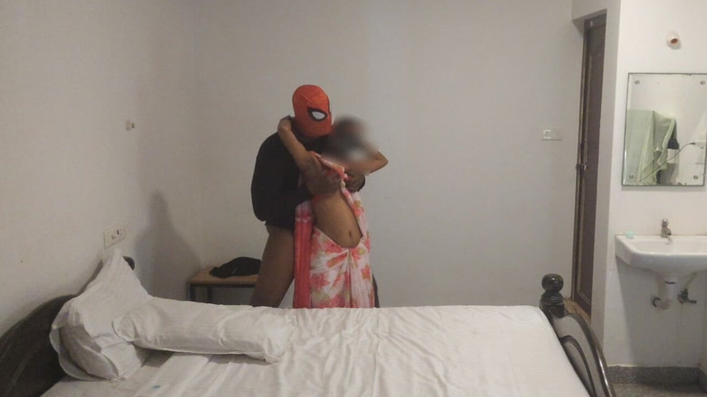 Tamilnaduu: Dì Ấn Độ xinh đẹp làm tình trong saree và áo blouse