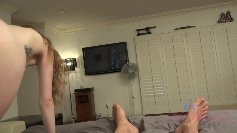 ATK Fans (Girlfriends): Virtuální kouření / honění / footjob s Ela Darling