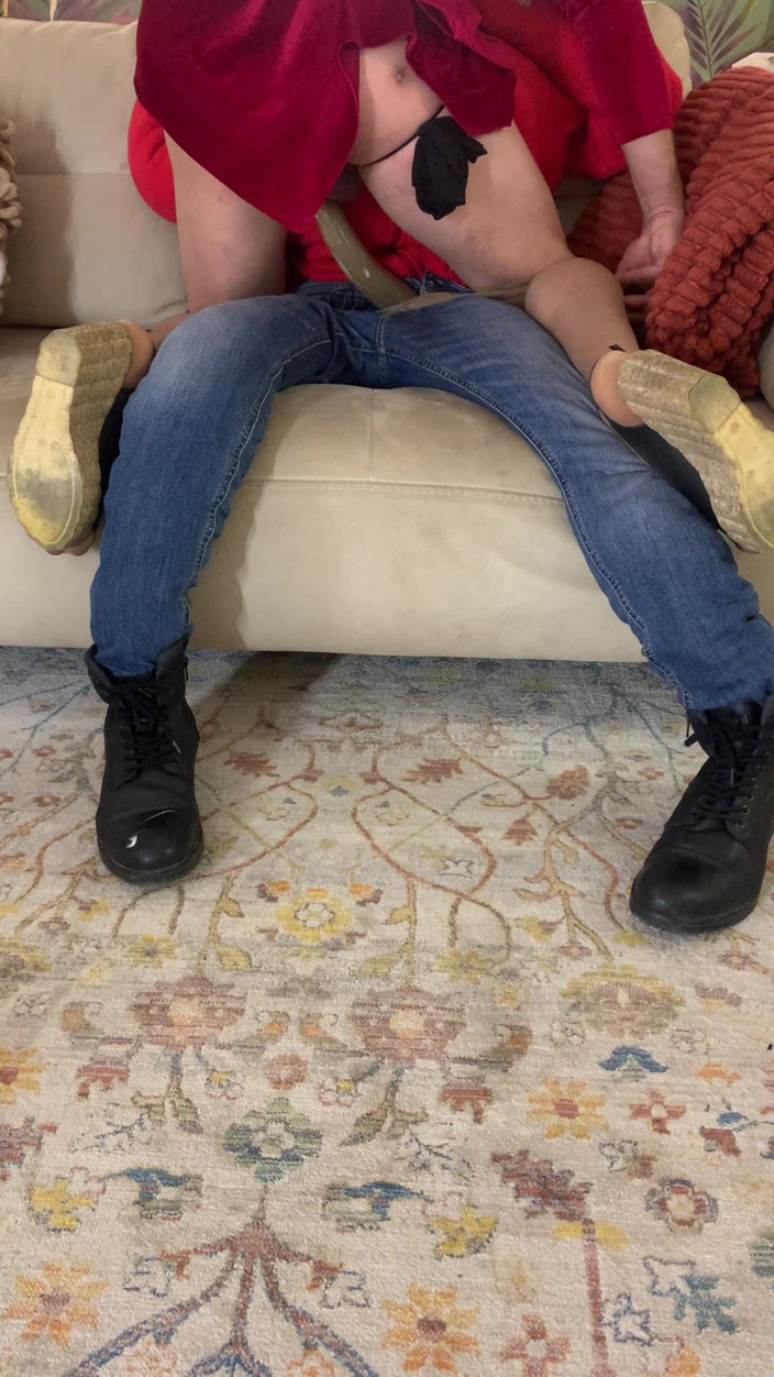 cd_aysemmm: První sexuální zkušenost mého nevlastního syna