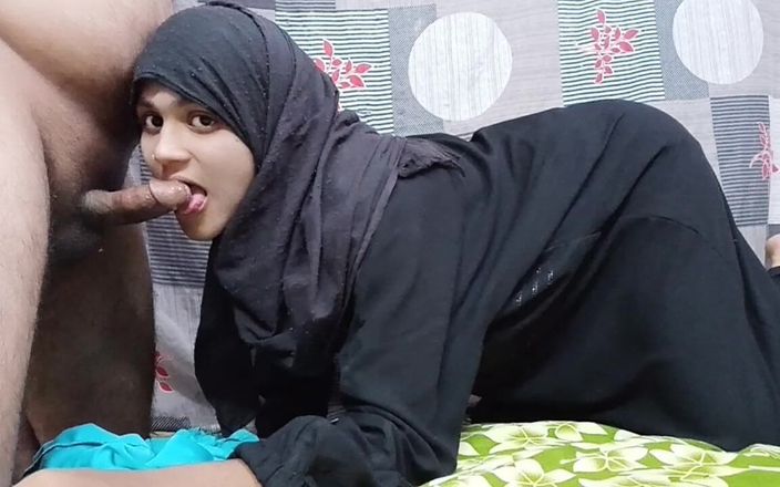 Couplemastiii: मेरे दोस्त की सौतेली बहन जो एक मुस्लिम है, ने उसे काम के बहाने अपने घर बुलाया और उसे उसका लंड चूसने के लिए मिल गया