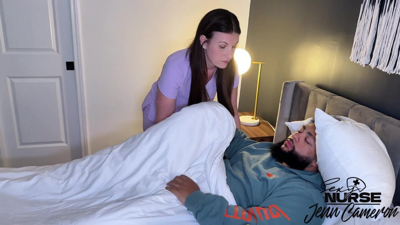 Sexy Nurse Jenn: 咆哮 - 你能听到狮子吗