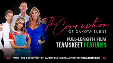 PervMom: O mamă sexy obraznică și-a prins fiul vitreg excitat urmărind-o în timp...