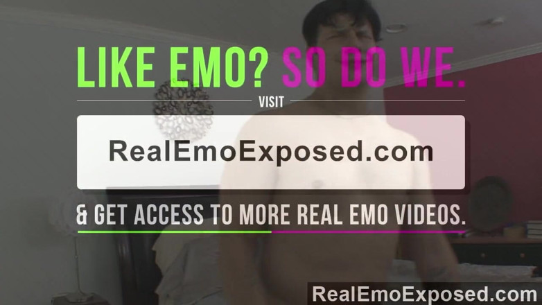 Real Emo Exposed: RealEmoExposed - Tiffany Love viene sorpresa a masturbarsi e scopata bene
