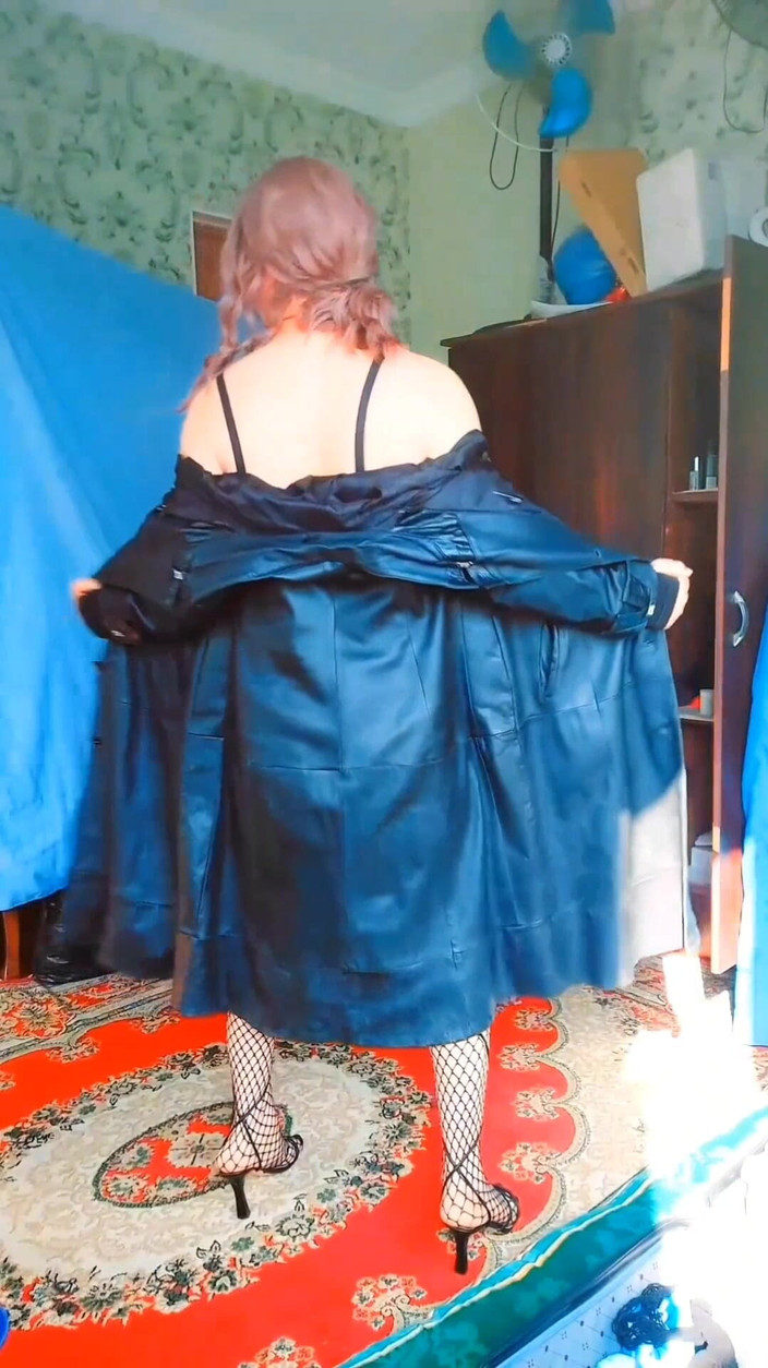 Kitty_Cross: Pantat bahenol cowok gay banci crossdresser dan pantat montoknya dientot...