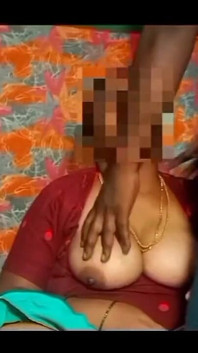 Bu guru tamil lagi asik ciuman sama muridnya sendiri