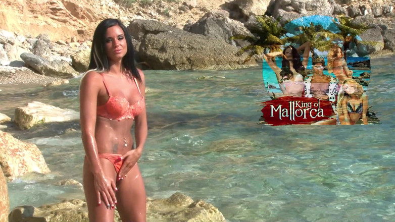 Leon Lambert Girls Twerk Parties CFNM: 彼女の恋人を喜ばせるために、彼女は休暇中に彼に素晴らしくてホットなビデオを送る必要があります
