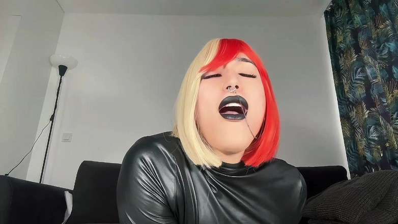 Viper Fierce: La sissy troia parlante sporca primo piano del fumo e...