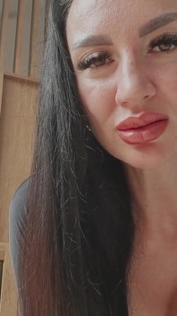 La splendida padrona Christine umilia e ti prosciuga