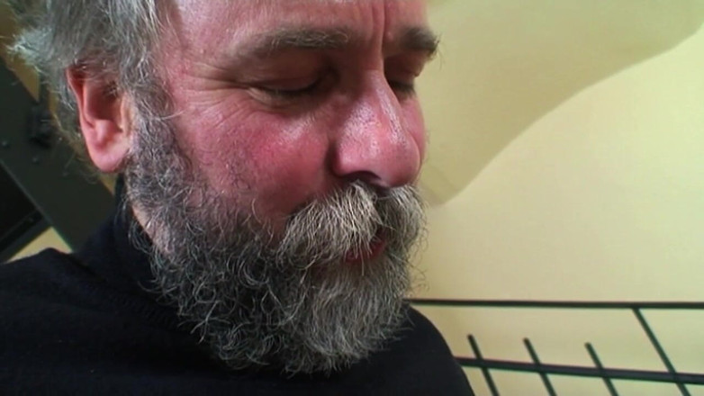 TRASHPORN: 18-річну Шльондру Трахав Старий