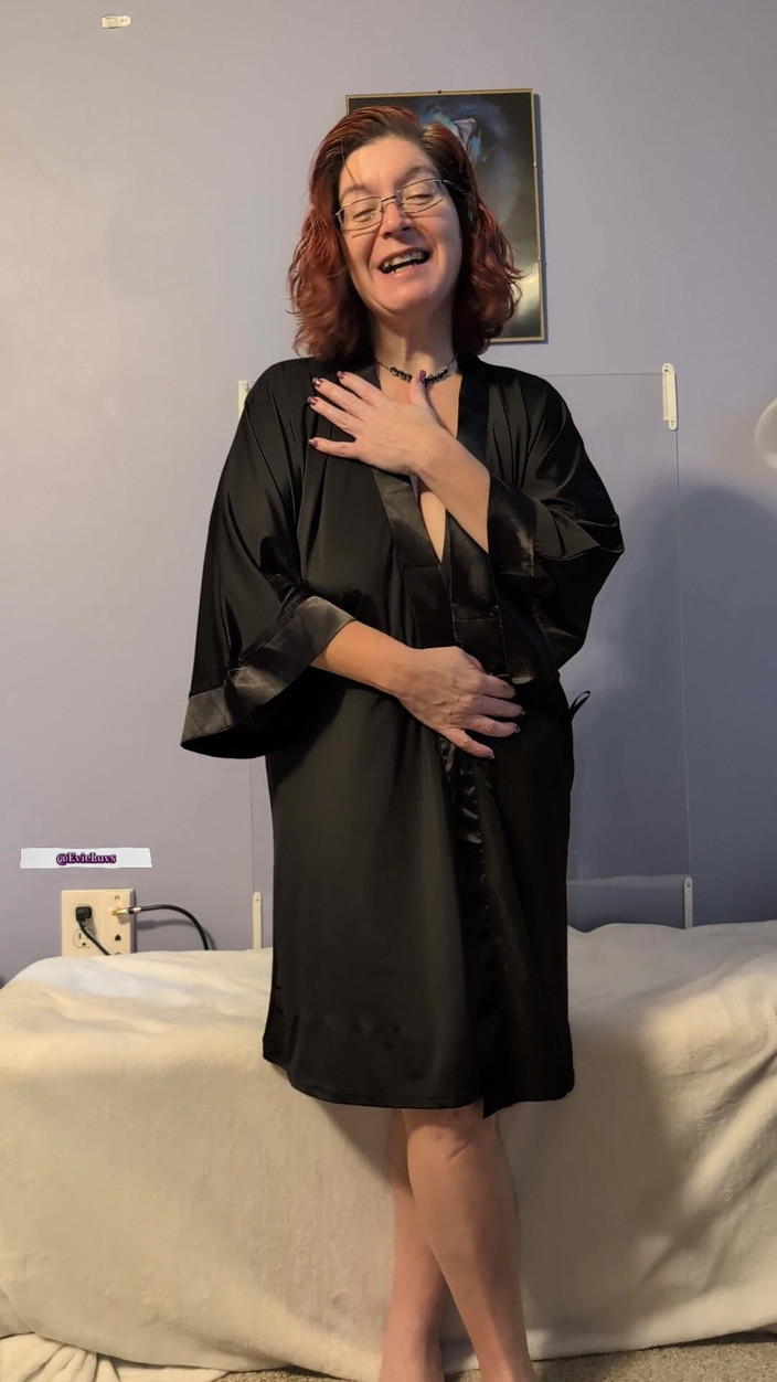 EvieLuvs: GILF Needs Your Cum