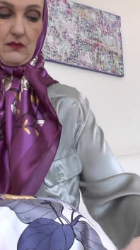 Stepaunt's New Satin Scarves Turn You on! Lady Victoria Valente
