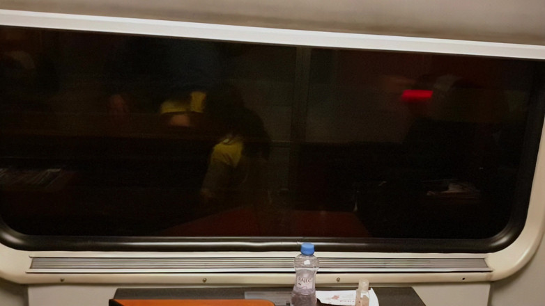 DedeDeville: Kompilasi blowjob awam amatur sebenar, bahagian 2 kereta api di malam...