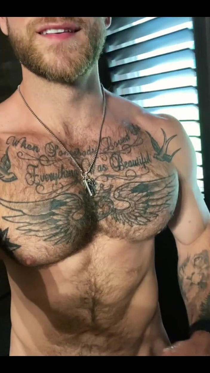 Leo Bayne: Чувак. Я клянуся, що моя сперма дійсно смакує, як цукерка