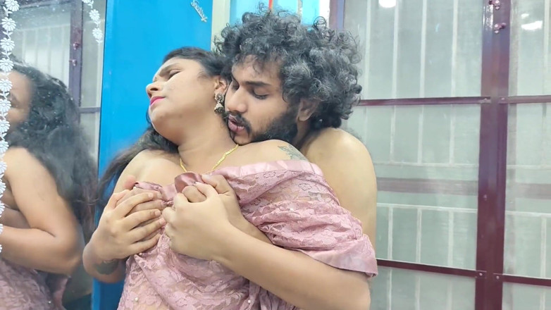 Vaigavarun45: La signora sexy seduce un ragazzo da scopare