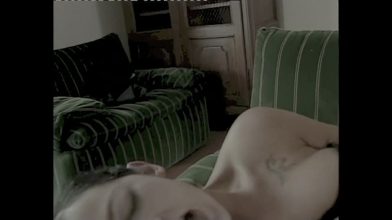 Inthe MILF room: Um estranho em casa que a fode corretamente