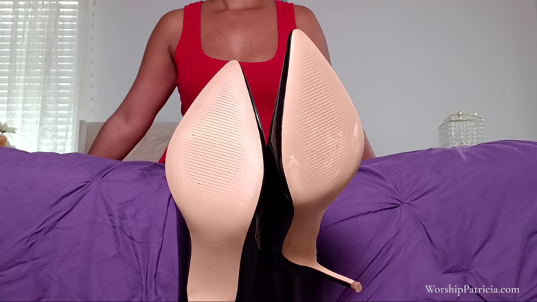 WorshipPatricia: Sniff My Sweaty Pantyhose Feet