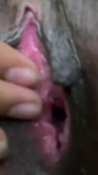 엉덩이 두꺼운 보지, 긴 하루를 보낸 후 휴식을 취하십시오.
