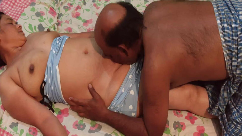 Sexy sindu: Indian Hot Innocent Bhabhi Fucking with Tamil Stepfather