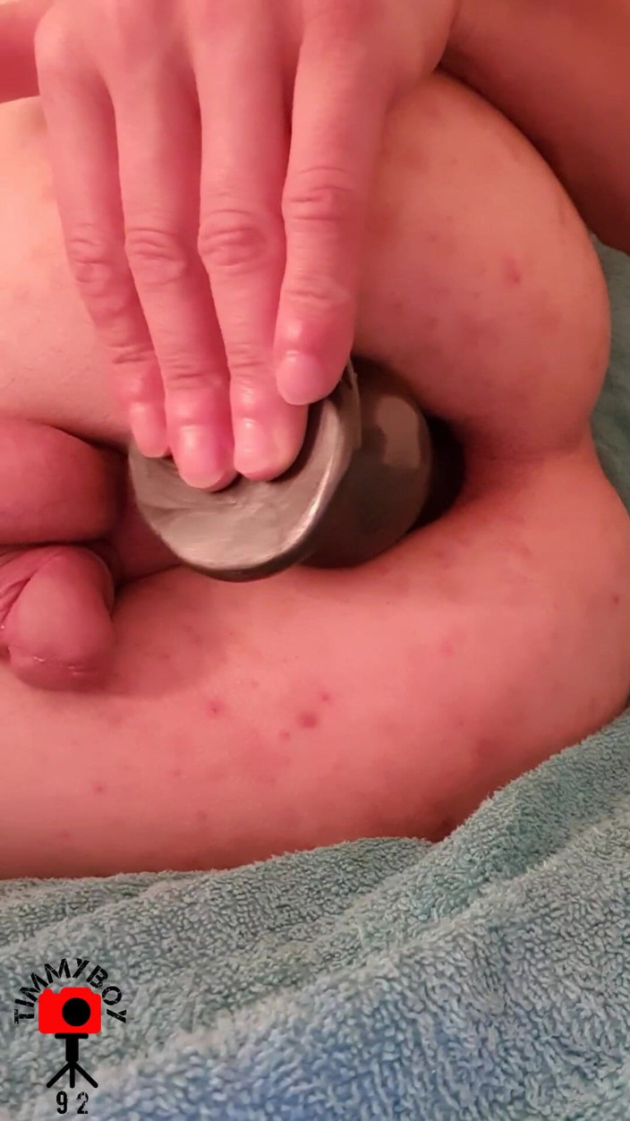 Timmyboy: Timmyboy92 大きなアナルプラグで遊ぶフェムボーイ