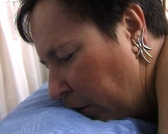 YOUR FIRST PORN: Mature Cynthia Satisfies Her Juicy Pussy