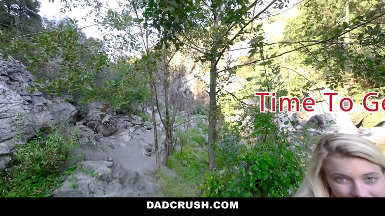 Dad Crush: Venkovní sex s nevlastním otcem